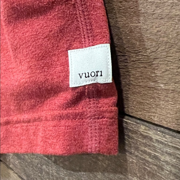 Vuori Women's Halo Performance Shorts in Currant Heather - Picture 3 of 6